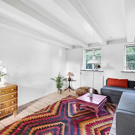 House In Historic Scenic Surroundings In Funen דירה *