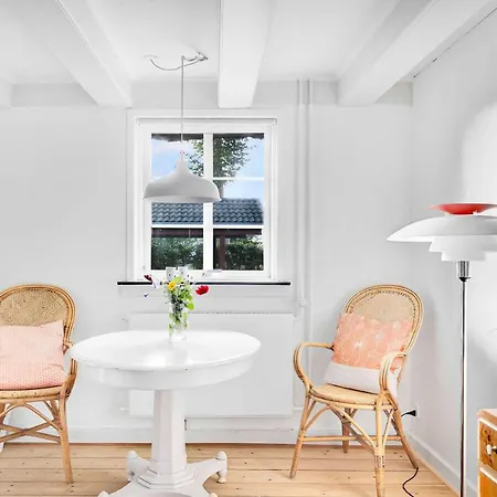 House In Historic Scenic Surroundings In Funen דירה *